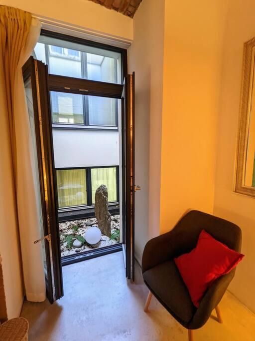 Romantic And Atypical Apartments In Prague'S Montmartre Eksteriør bilde