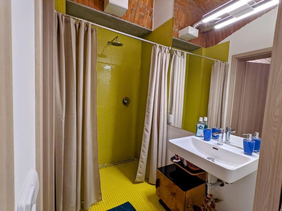 Romantic And Atypical Apartments In Prague'S Montmartre Eksteriør bilde