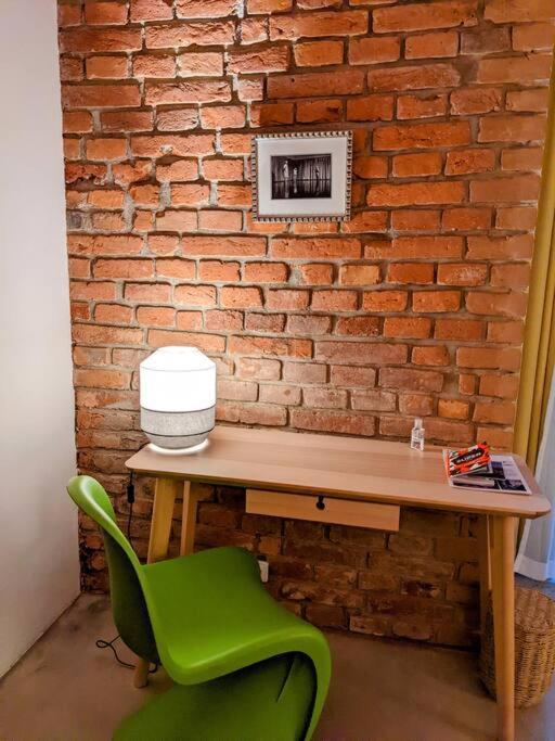 Romantic And Atypical Apartments In Prague'S Montmartre Eksteriør bilde