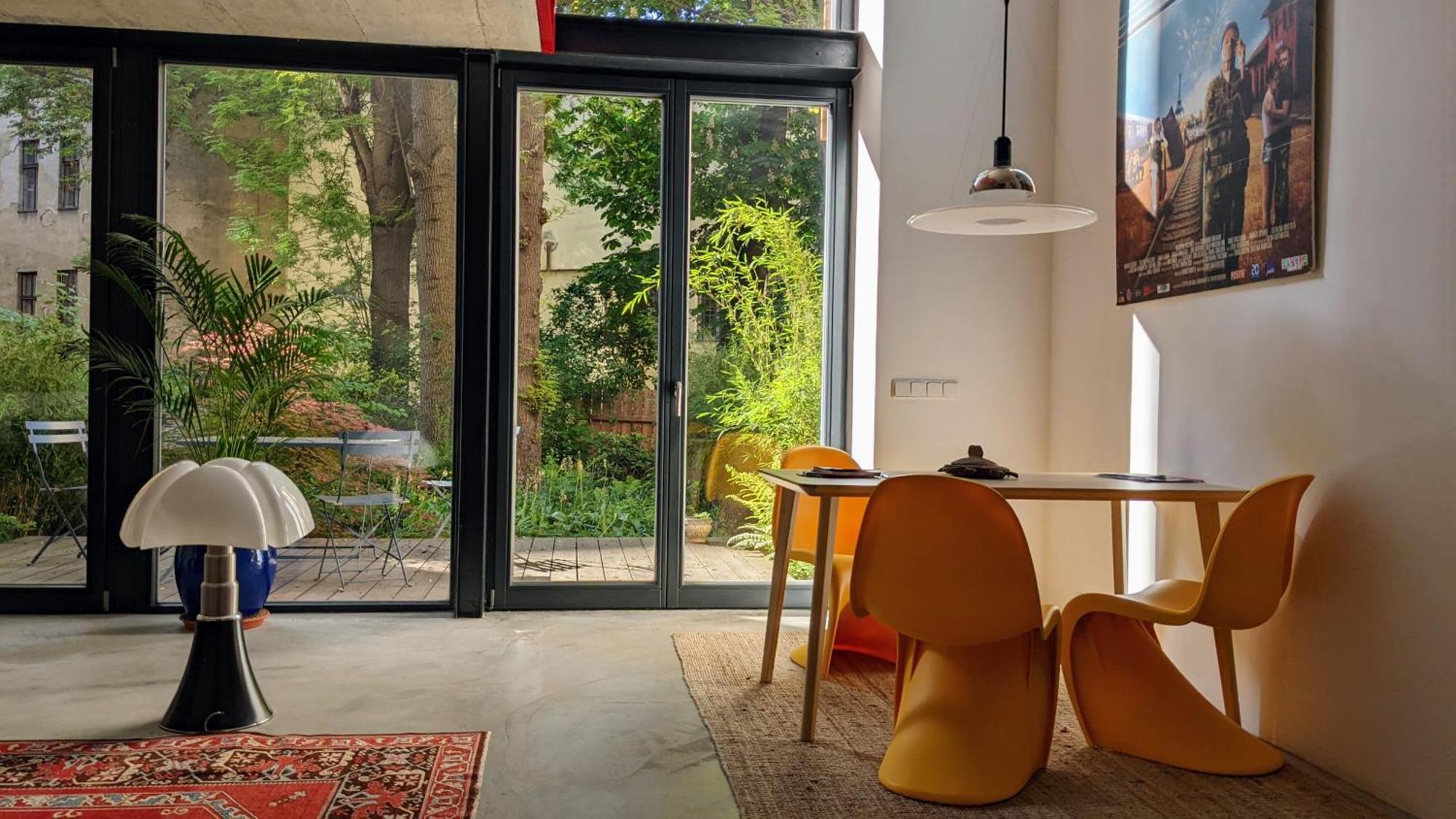 Romantic And Atypical Apartments In Prague'S Montmartre Eksteriør bilde