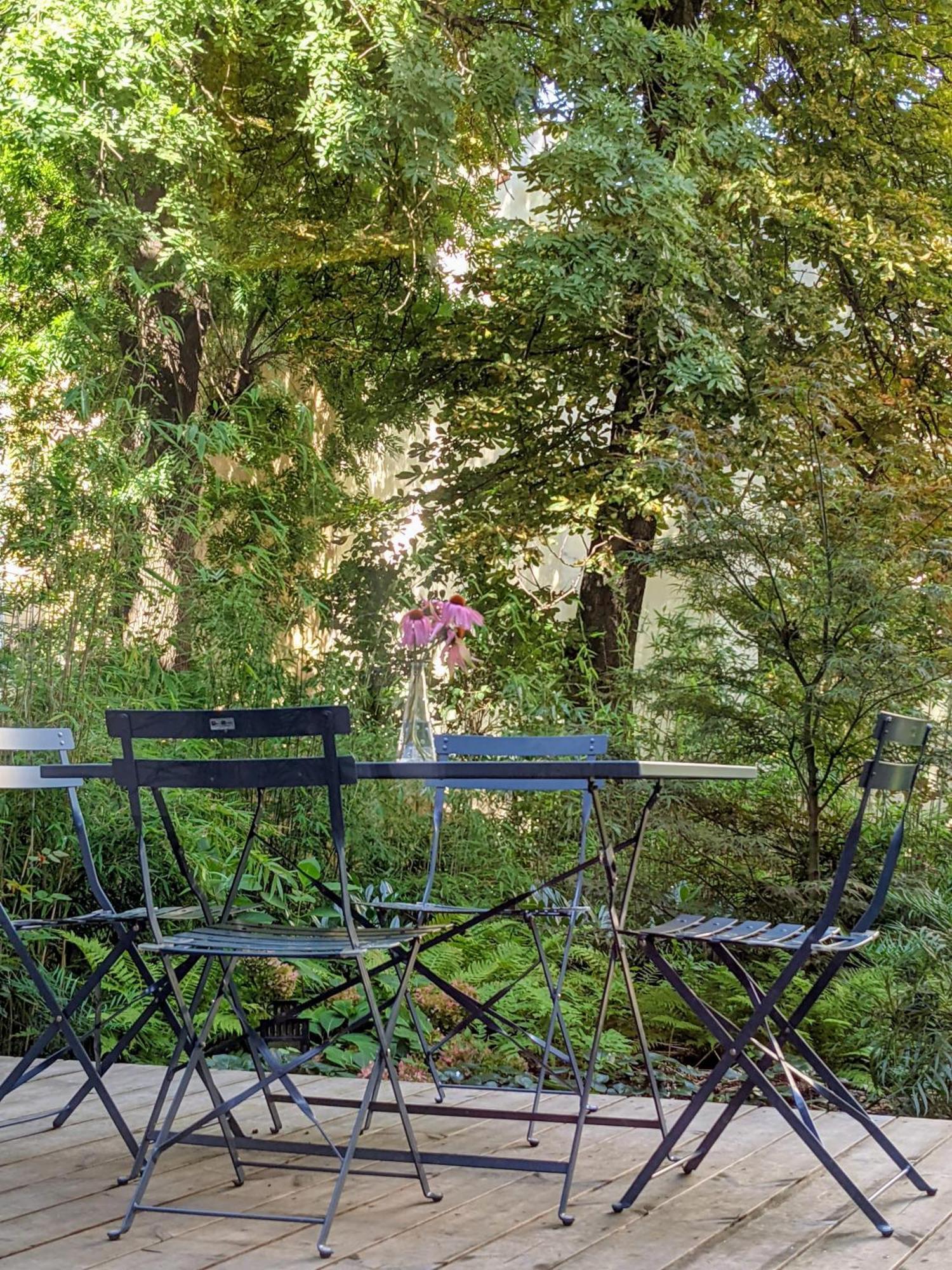 Romantic And Atypical Apartments In Prague'S Montmartre Eksteriør bilde